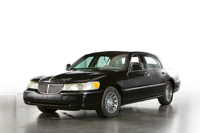 2002 Lincoln Town Car